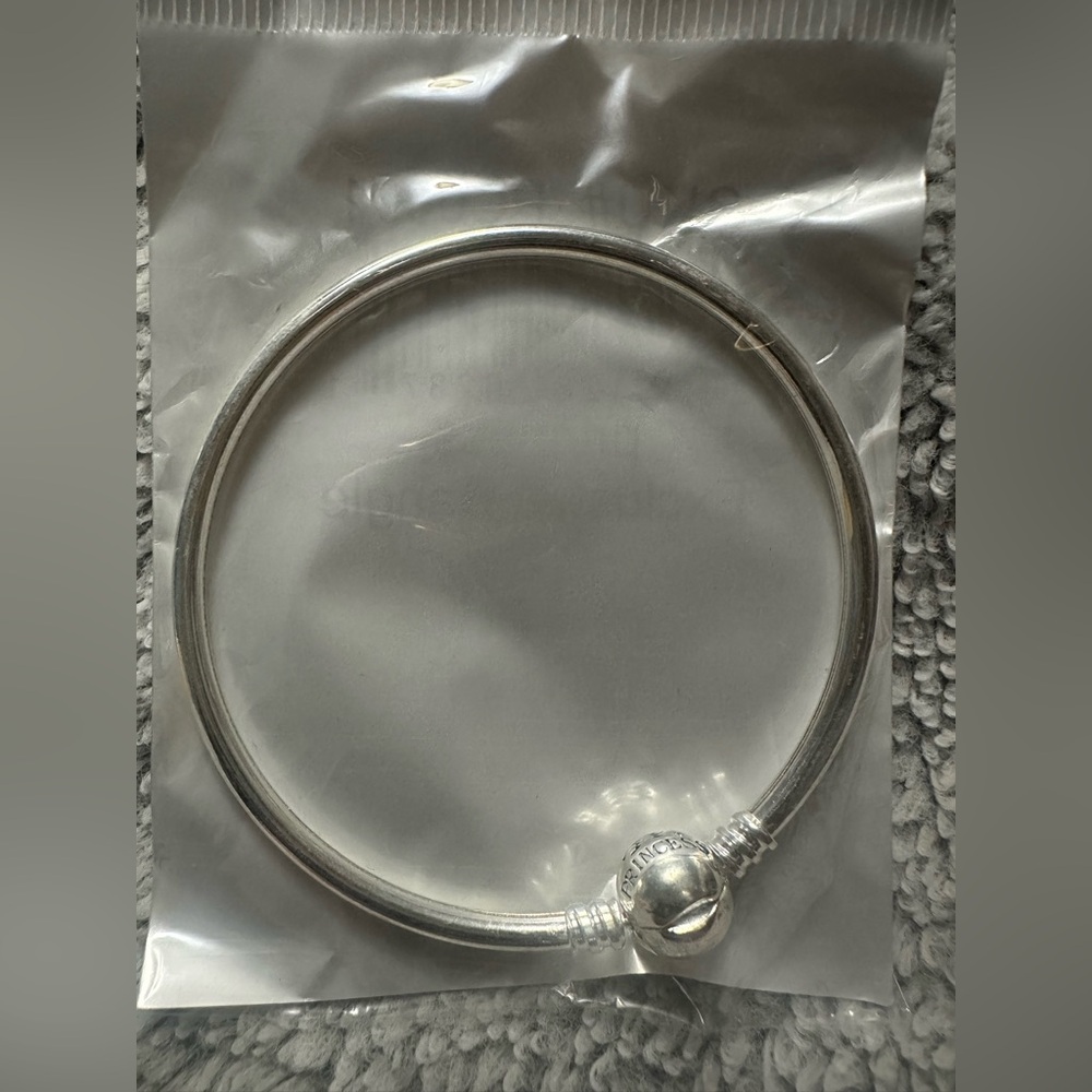 Minimalist Silver Bangle Bracelet with Polished Finish